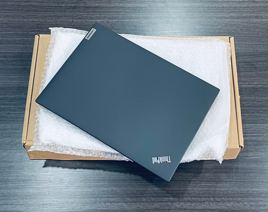 Lenovo Thinkpad P14s Core i7 12ème génération miniature 7