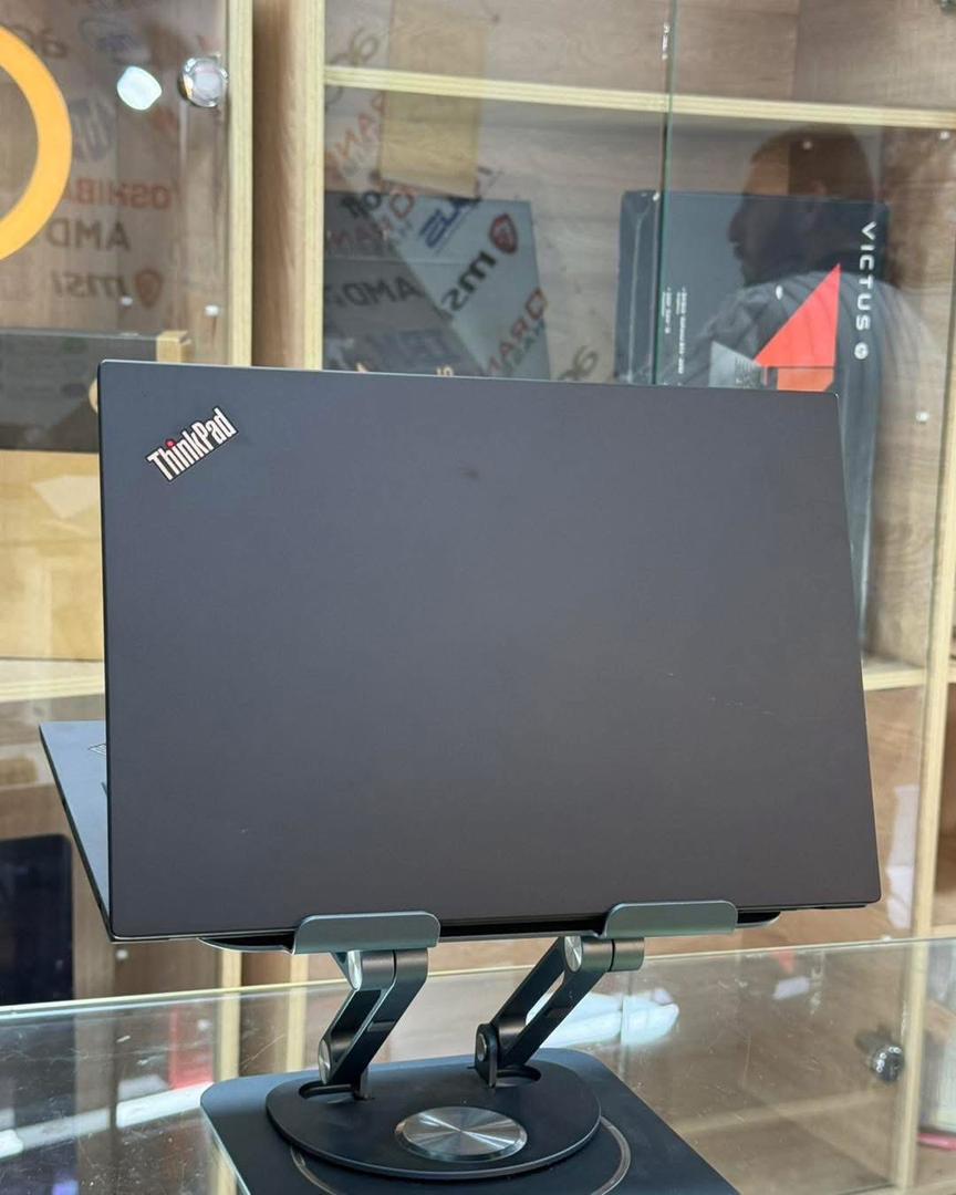 Lenovo Thinkpad T14 Ryzen 7 Pro 10ème génération miniature 4