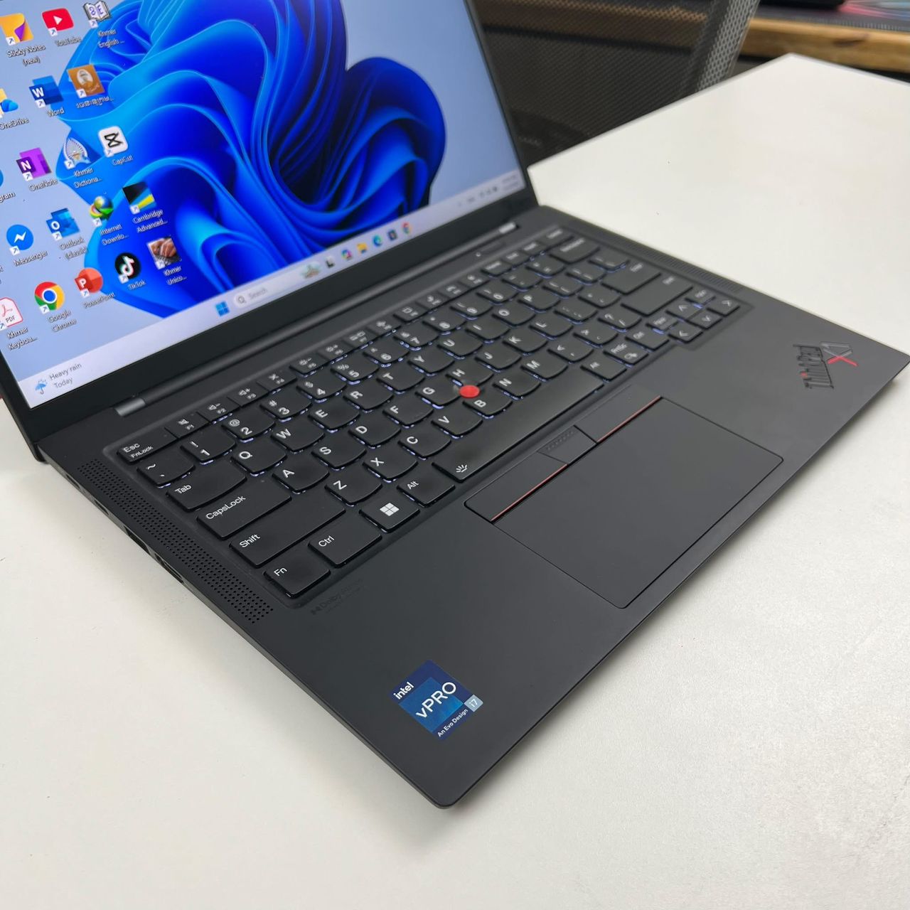 Lenovo Thinkpad X1 Carbon Gen 11 Core i7 13ème génération miniature 2