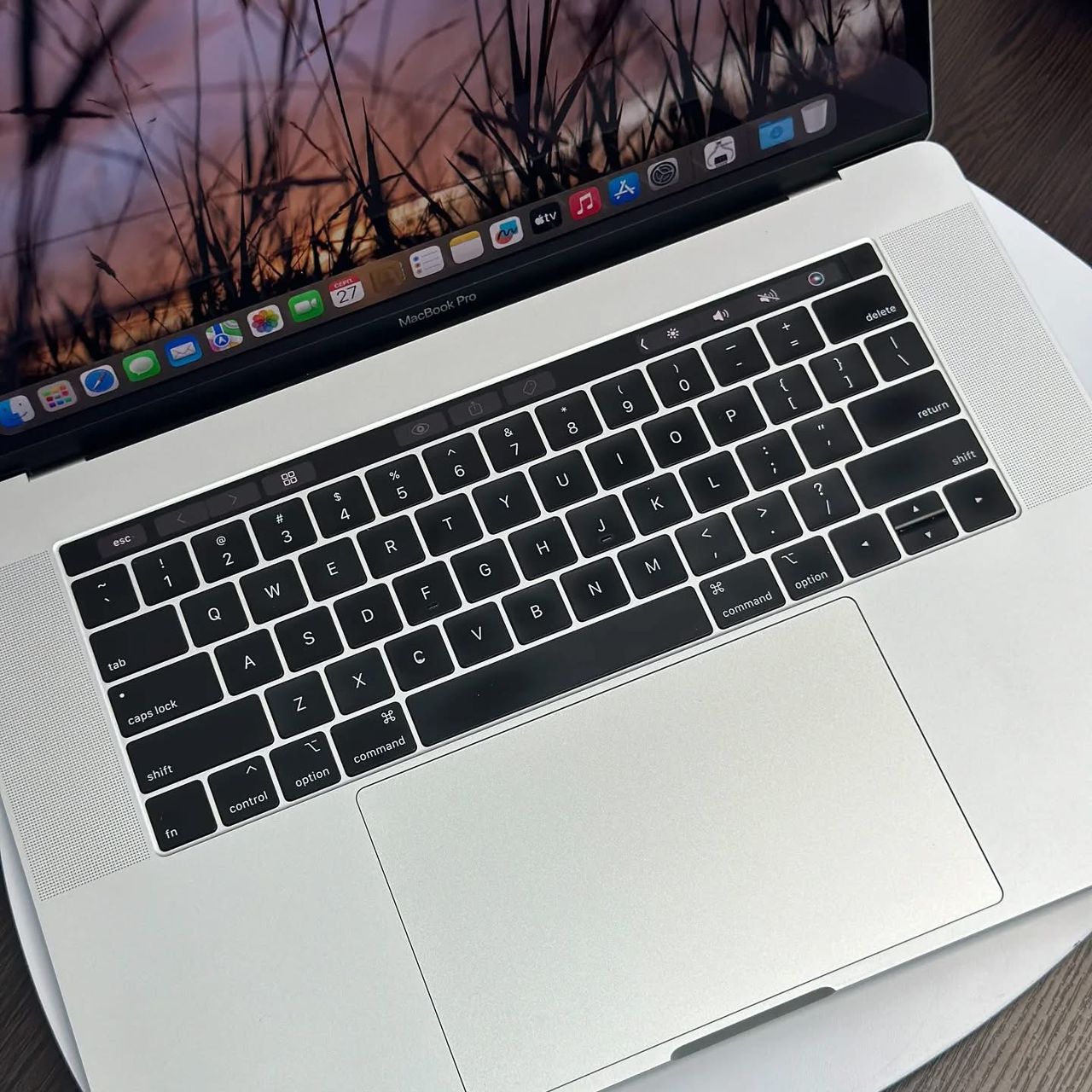 MacBook Pro 16 pouces Touch Bar 2019 miniature 5