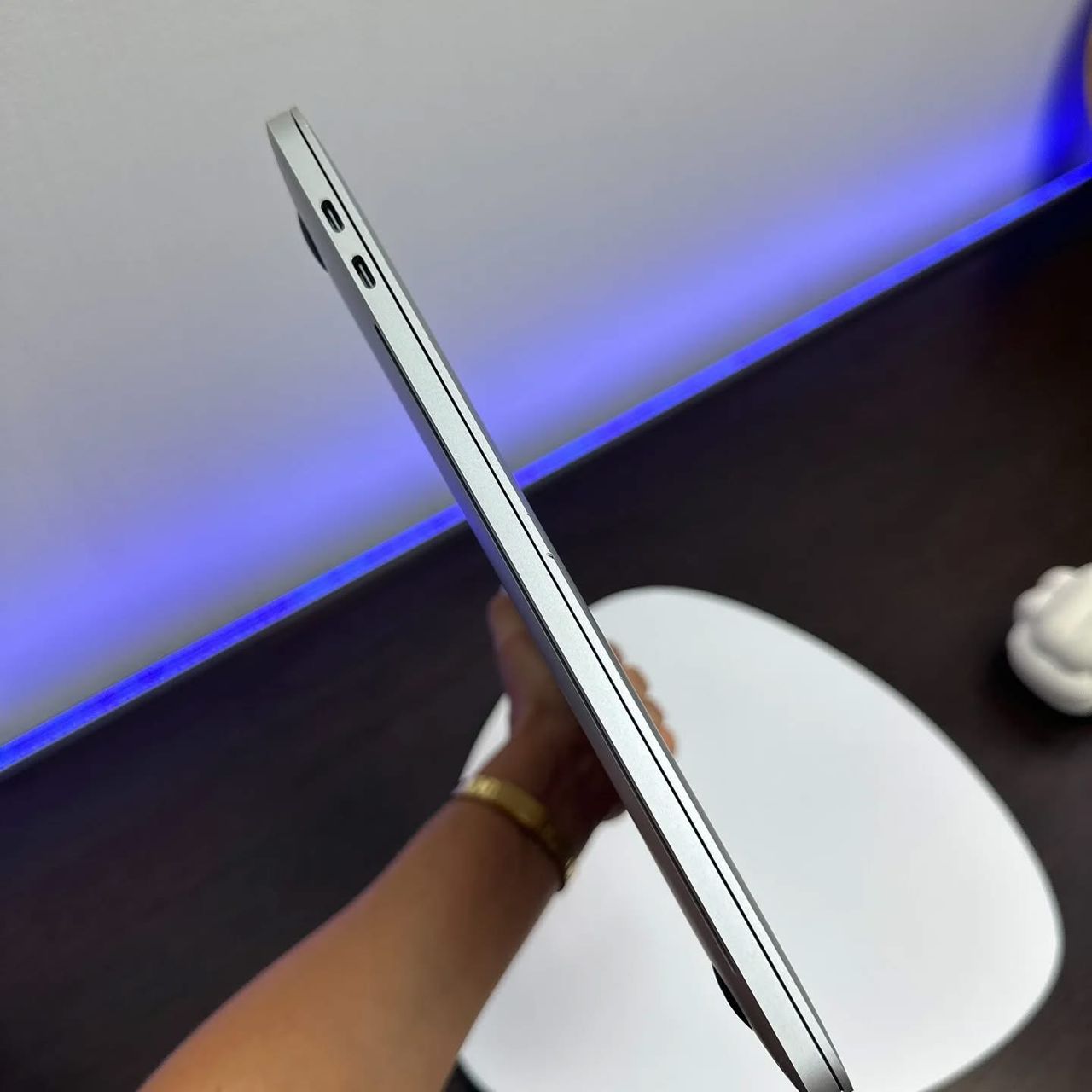 MacBook Pro 16 pouces Touch Bar 2019 miniature 2