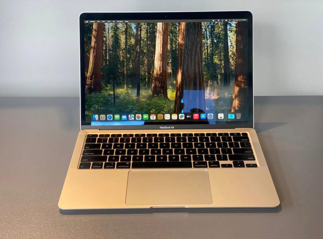 MacBook Air 2020 Core i3