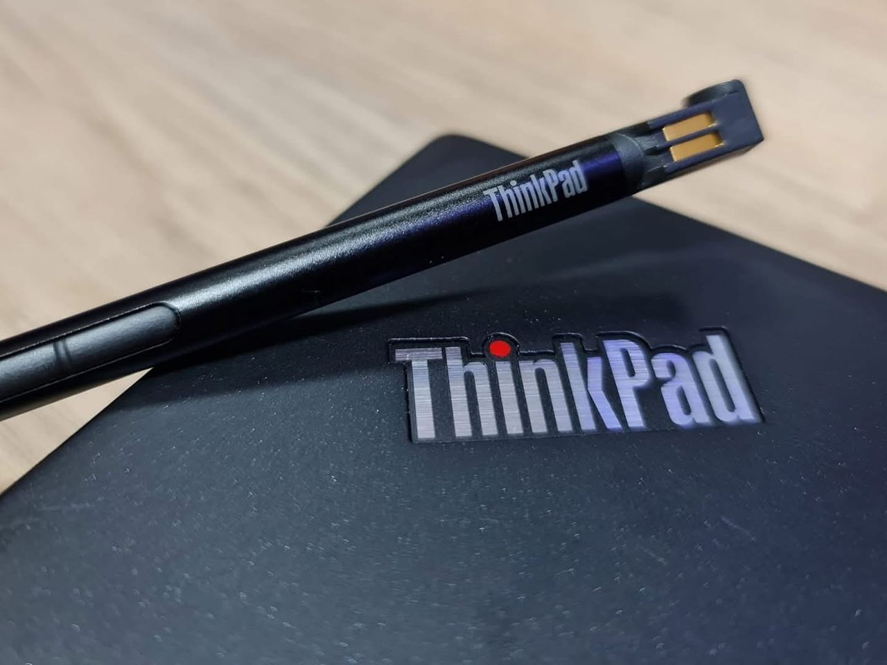 Lenovo Thinkpad Yoga X380 Core i5 8ème génération miniature 2